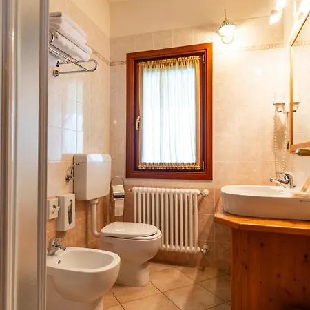 & Restaurant Al Trivio Altana